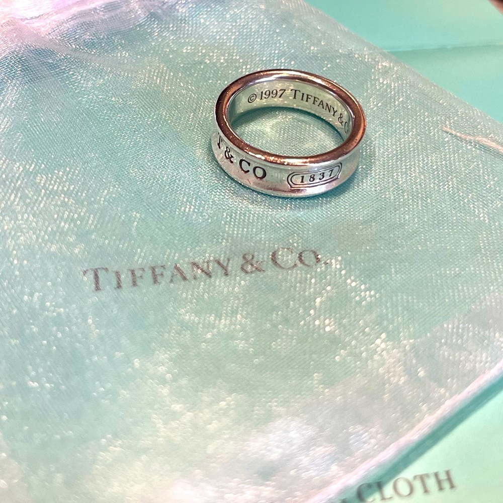 Authentic Tiffany & Co 925 sterling silver ring